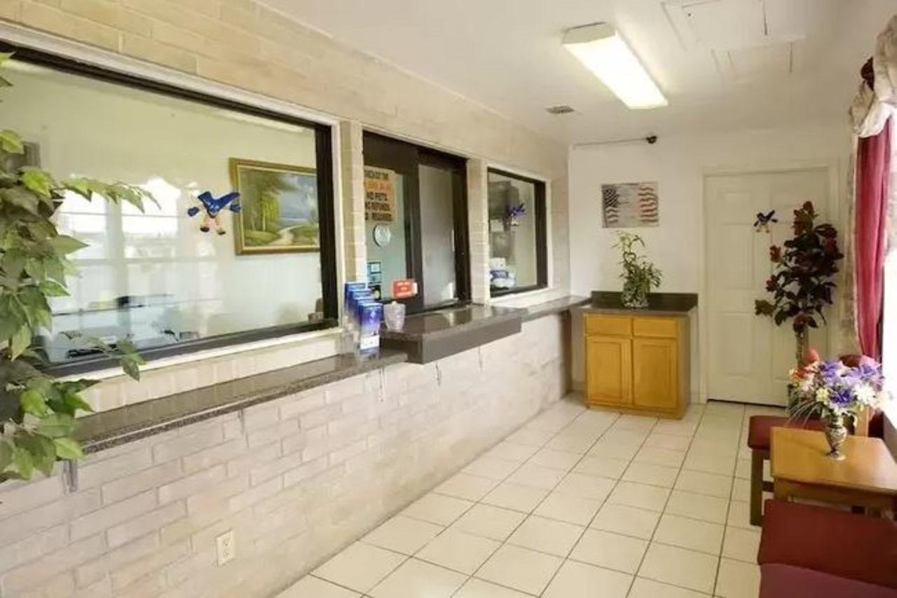Americas Best Value Inn San Antonio/Lackland Afb Экстерьер фото
