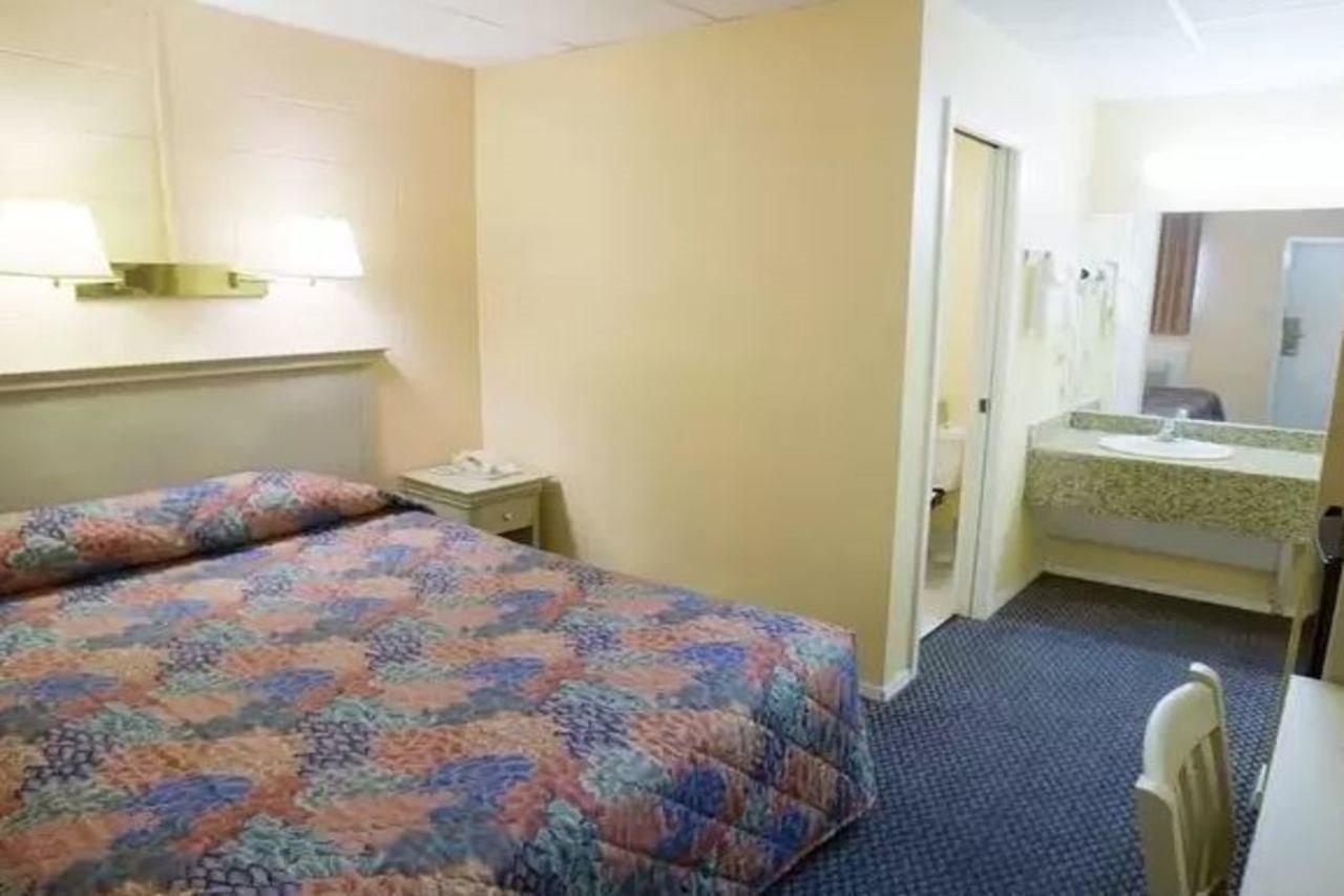 Americas Best Value Inn San Antonio/Lackland Afb Экстерьер фото