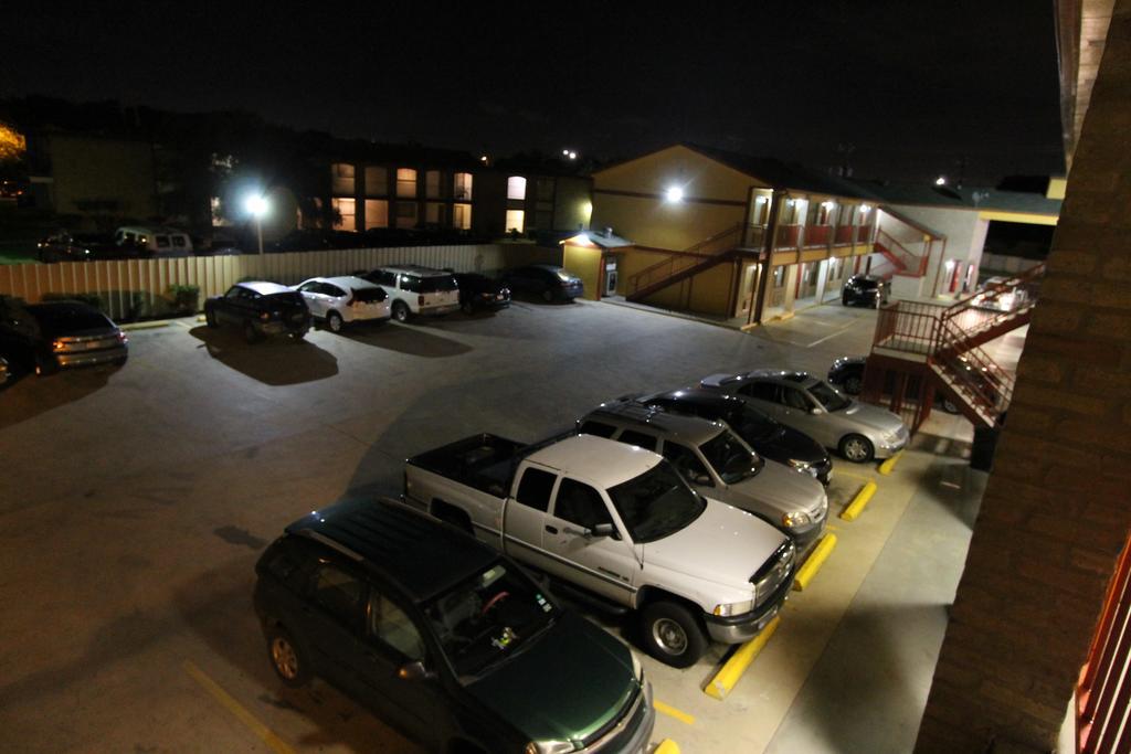 Americas Best Value Inn San Antonio/Lackland Afb Экстерьер фото